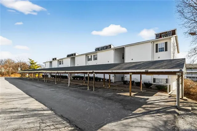 $165,000 | 2310 Northeast 68th Street, Gladstone, MO 64118