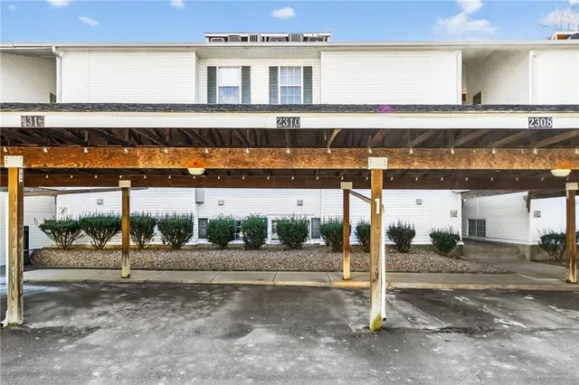 $165,000 | 2310 Northeast 68th Street, Gladstone, MO 64118