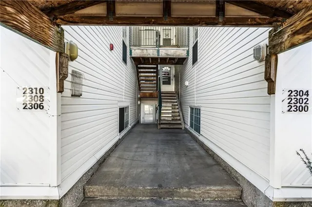 $165,000 | 2310 Northeast 68th Street, Gladstone, MO 64118