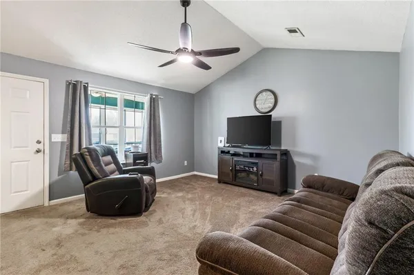 $165,000 | 2310 Northeast 68th Street, Gladstone, MO 64118
