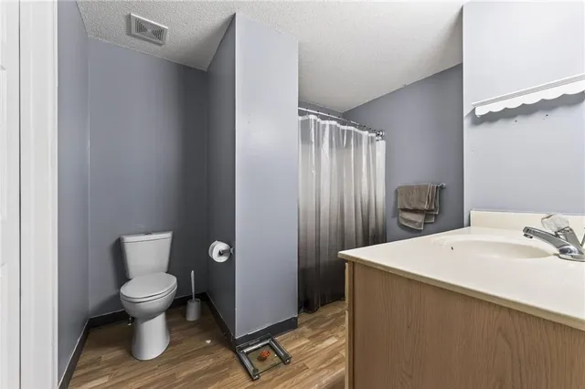 $165,000 | 2310 Northeast 68th Street, Gladstone, MO 64118