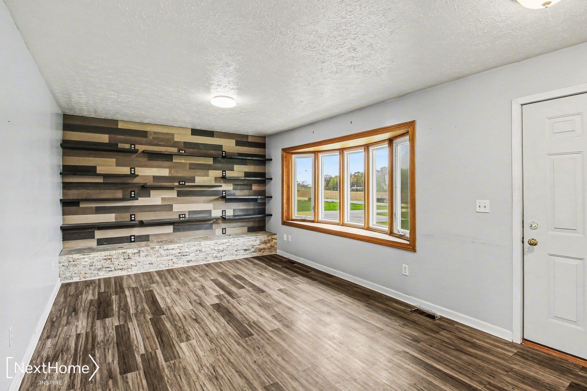 1601 Layton Road Fowlerville, MI 48836 - Photo 3 of 33