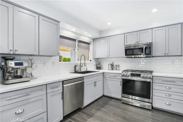 $1,449,999 | 8746-8744 Ruffner Avenue, Northridge, CA 91343
