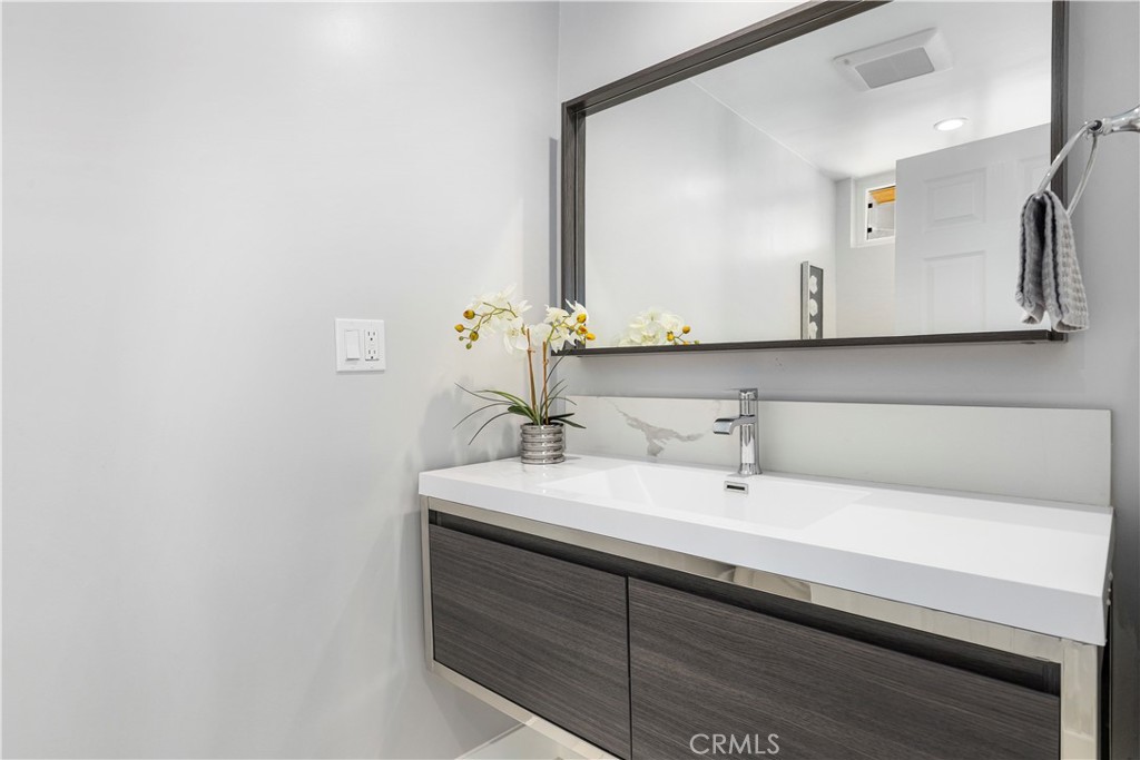 8746-8744 Ruffner Avenue Northridge, CA 91343 - Photo 17 of 40