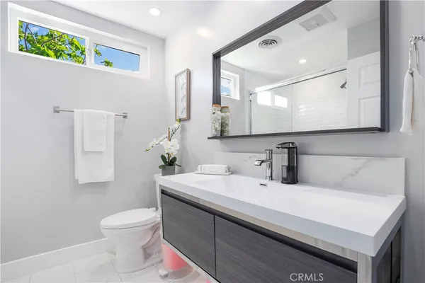 $1,449,999 | 8746-8744 Ruffner Avenue, Northridge, CA 91343