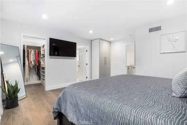 $1,449,999 | 8746-8744 Ruffner Avenue, Northridge, CA 91343