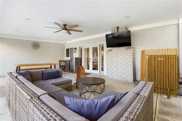 $1,449,999 | 8746-8744 Ruffner Avenue, Northridge, CA 91343
