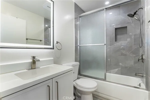 $1,449,999 | 8746-8744 Ruffner Avenue, Northridge, CA 91343