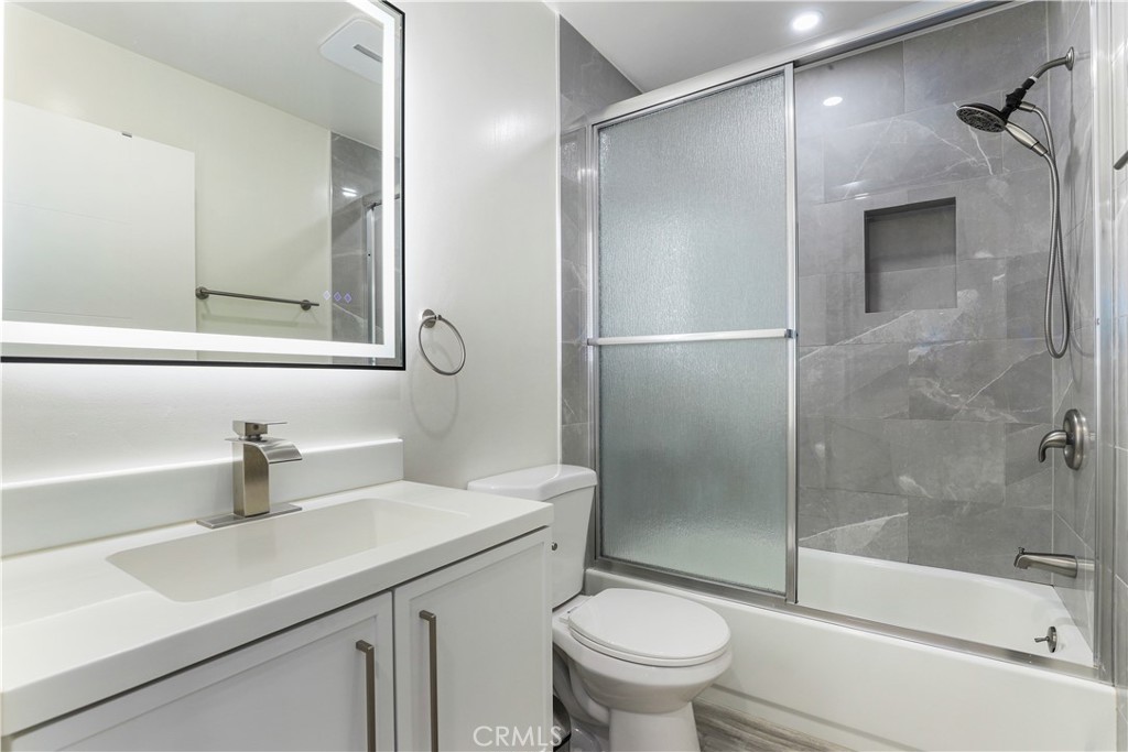 8746-8744 Ruffner Avenue Northridge, CA 91343 - Photo 36 of 40