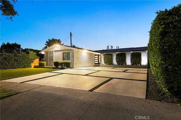 $1,449,999 | 8746-8744 Ruffner Avenue, Northridge, CA 91343