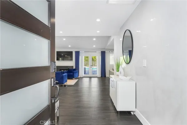 $1,449,999 | 8746-8744 Ruffner Avenue, Northridge, CA 91343