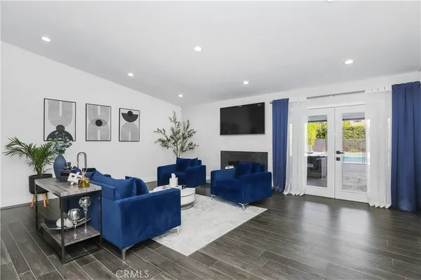 $1,449,999 | 8746-8744 Ruffner Avenue, Northridge, CA 91343