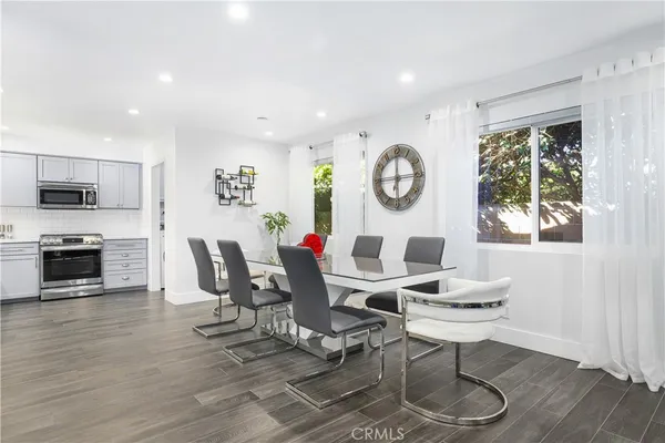 $1,449,999 | 8746-8744 Ruffner Avenue, Northridge, CA 91343
