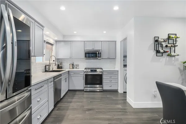 $1,449,999 | 8746-8744 Ruffner Avenue, Northridge, CA 91343
