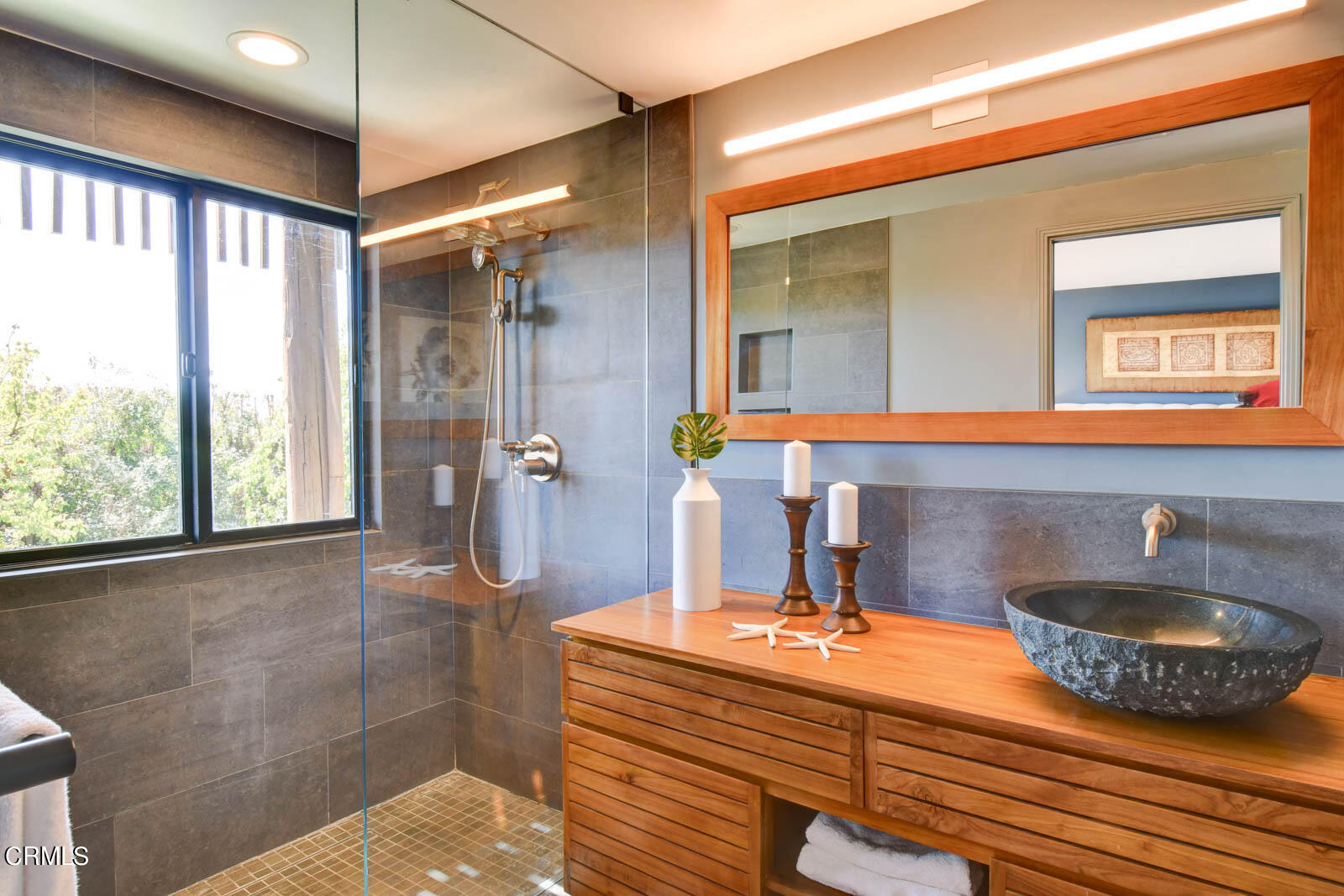 3680 Ranch Top Road Pasadena, CA 91107 - Photo 21 of 54 a room with a table and chairs