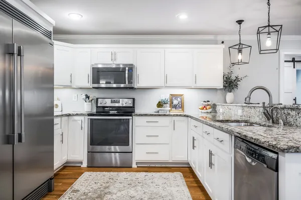 $649,900 | 760 Lakeland Drive, McMinnville, TN 37110