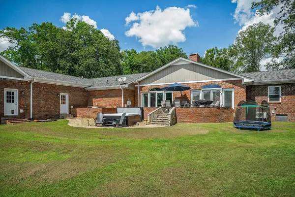 $649,900 | 760 Lakeland Drive, McMinnville, TN 37110