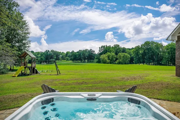 $649,900 | 760 Lakeland Drive, McMinnville, TN 37110