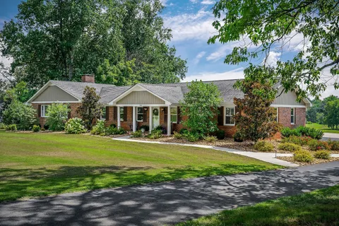 $649,900 | 760 Lakeland Drive, McMinnville, TN 37110