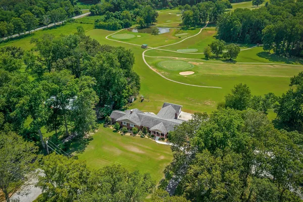 $649,900 | 760 Lakeland Drive, McMinnville, TN 37110