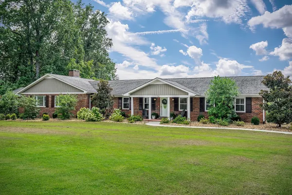 $649,900 | 760 Lakeland Drive, McMinnville, TN 37110