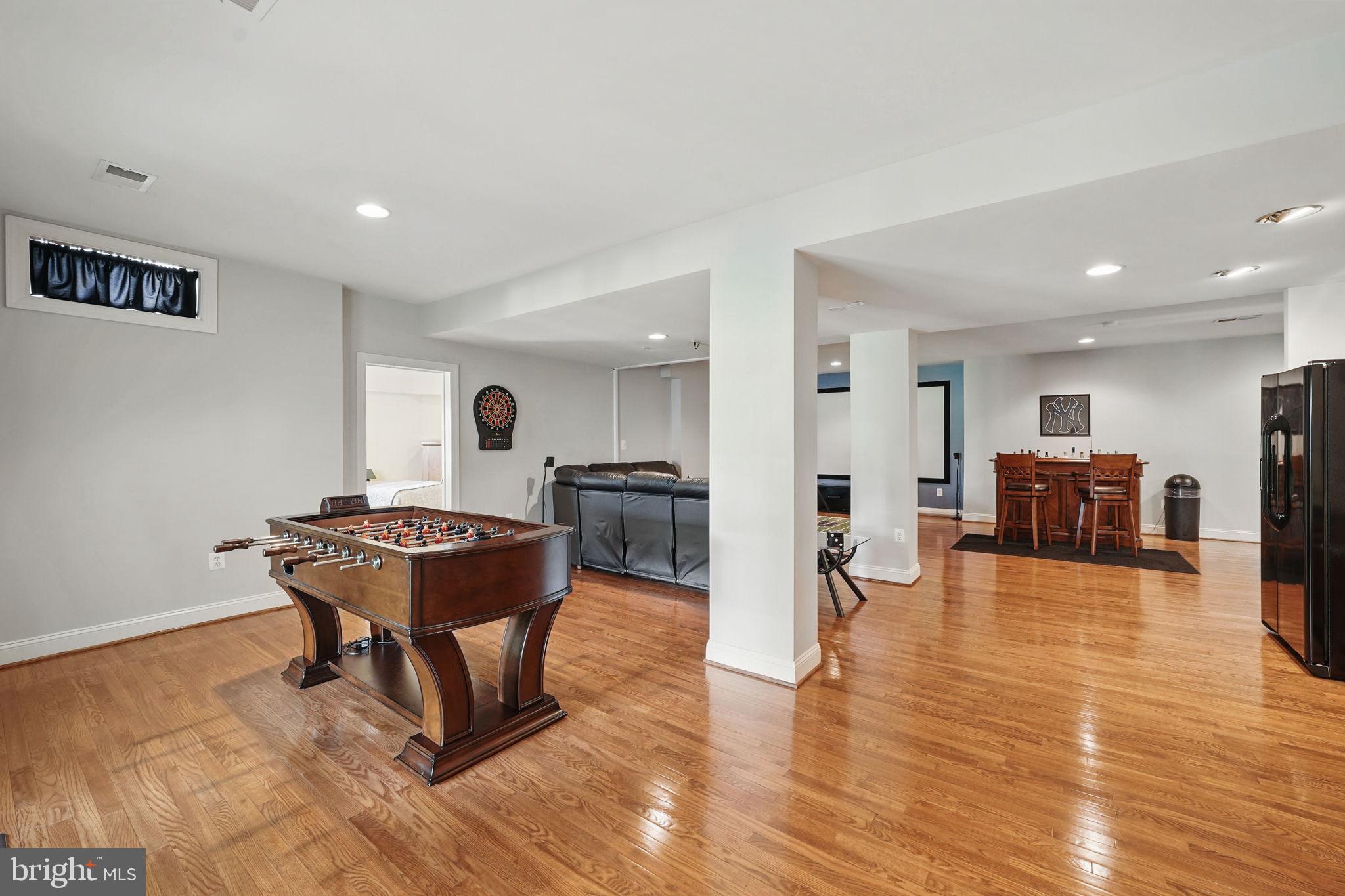 40755 Lenah Run Circle Aldie, VA 20105 - Photo 26 of 37 a living room with furniture and a table