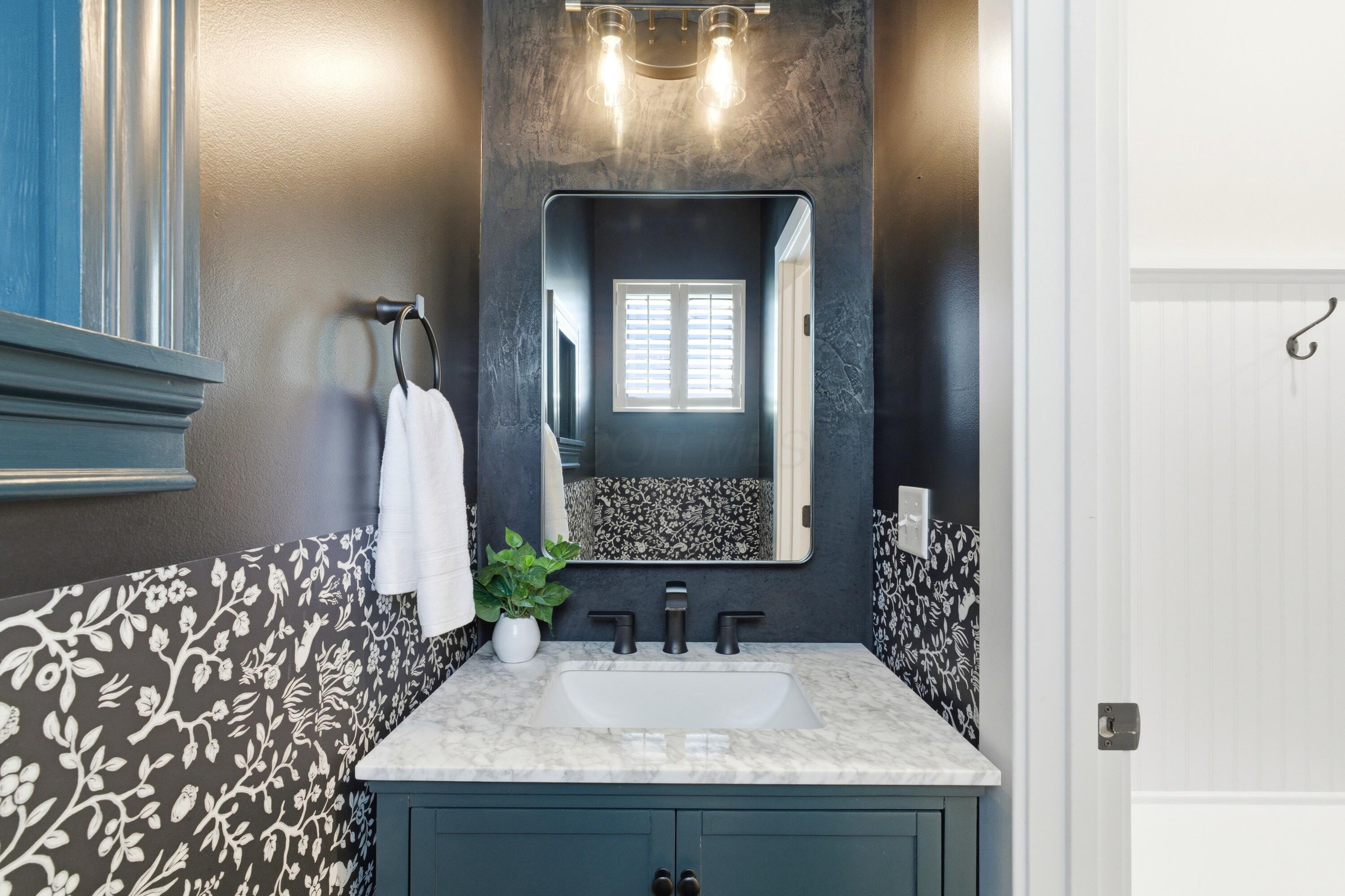 124 Steeplechase Street Delaware, OH 43015 - Photo 27 of 64 Half Bathroom