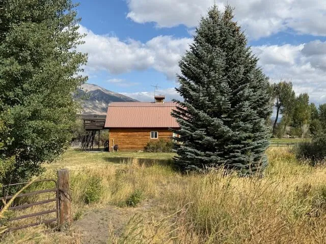 $299,999 | 4554 North 93rd Highway, Mackay, ID 83251