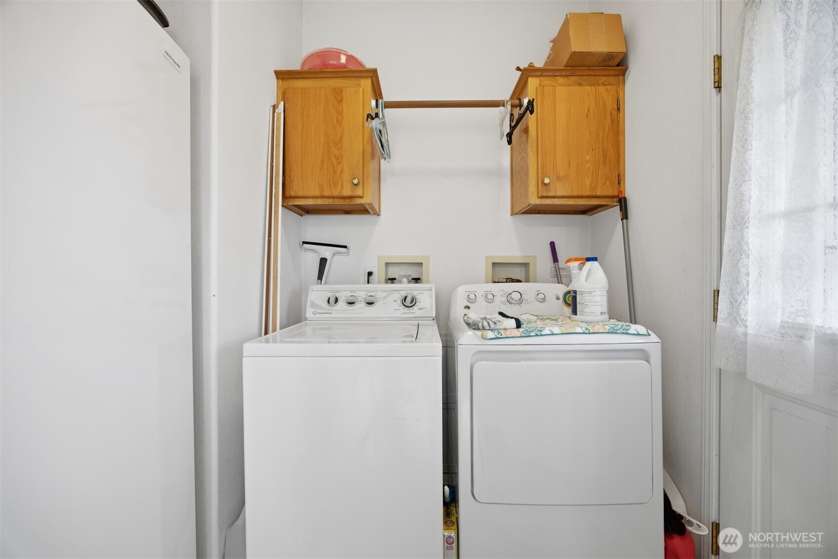 380 East Pole Road, Unit 6 Lynden, WA 98264 - Photo 32 of 40 a utility room with dryer and washer