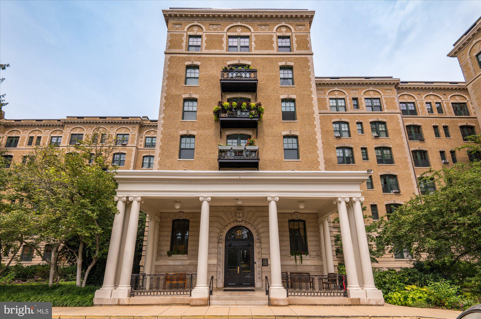 2853 Ontario Road Northwest, Unit 502 Washington, DC 20009 - Photo 3 of 30