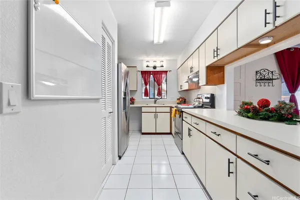 $625,000 | 95-349 Kuahelani Avenue, Unit B2, Mililani, HI 96789