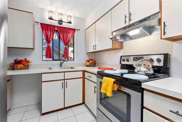$625,000 | 95-349 Kuahelani Avenue, Unit B2, Mililani, HI 96789
