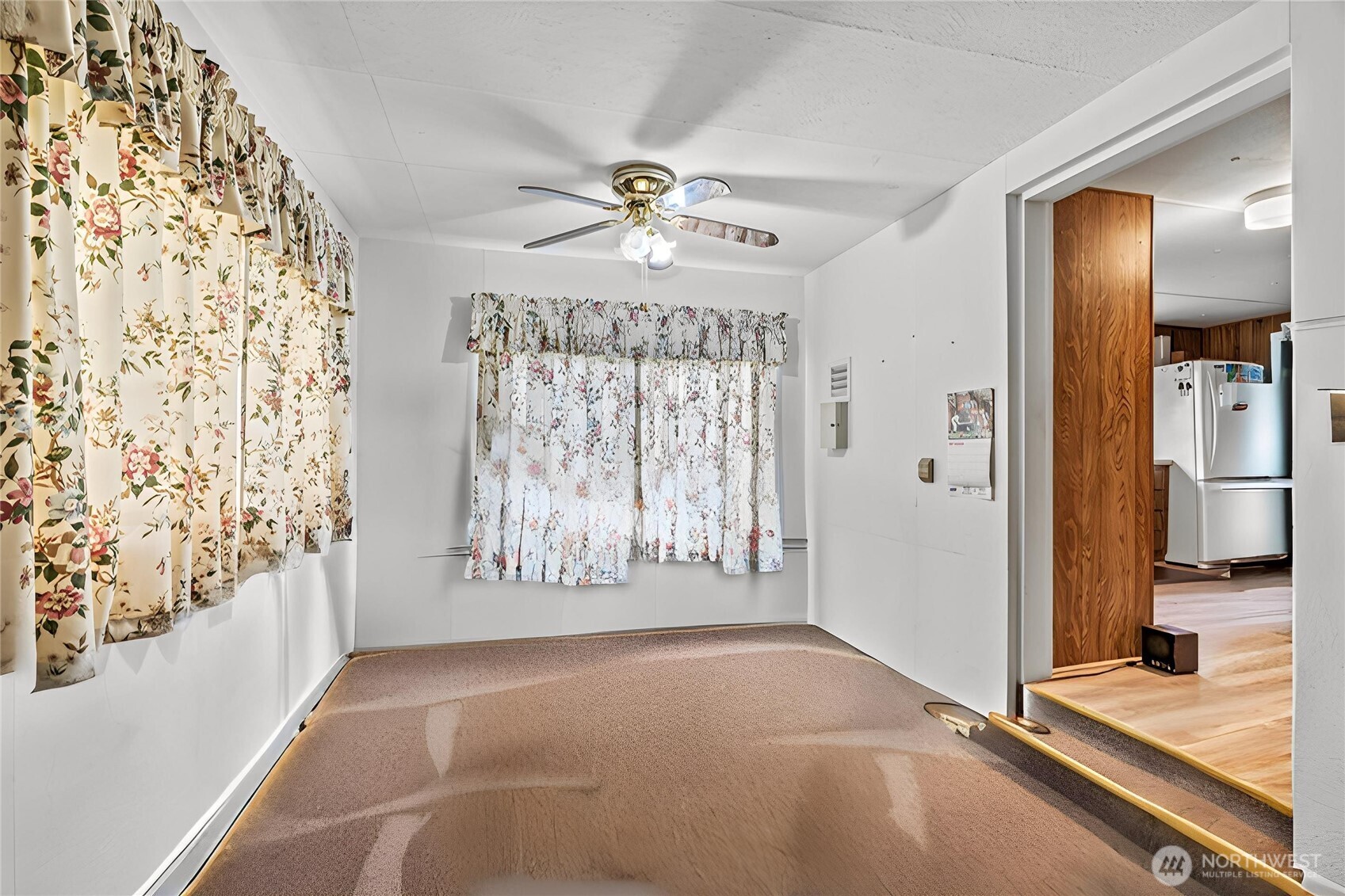 301 Henriot Road Toledo, WA 98591 - Photo 21 of 31 a view of an empty room and a window