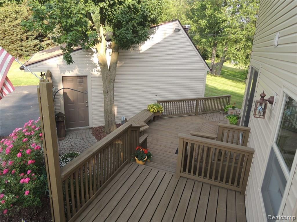 1229 Hemingway Road Lake Orion, MI 48360 - Photo 48 of 52 DSCN3012.JPG