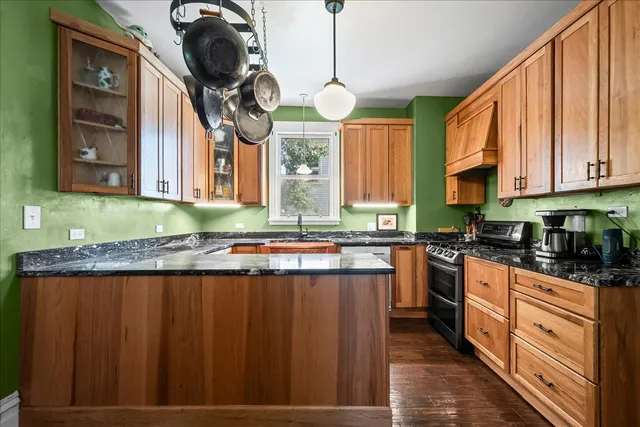 $849,000 | 1842 West Greenleaf Avenue, Chicago, IL 60626