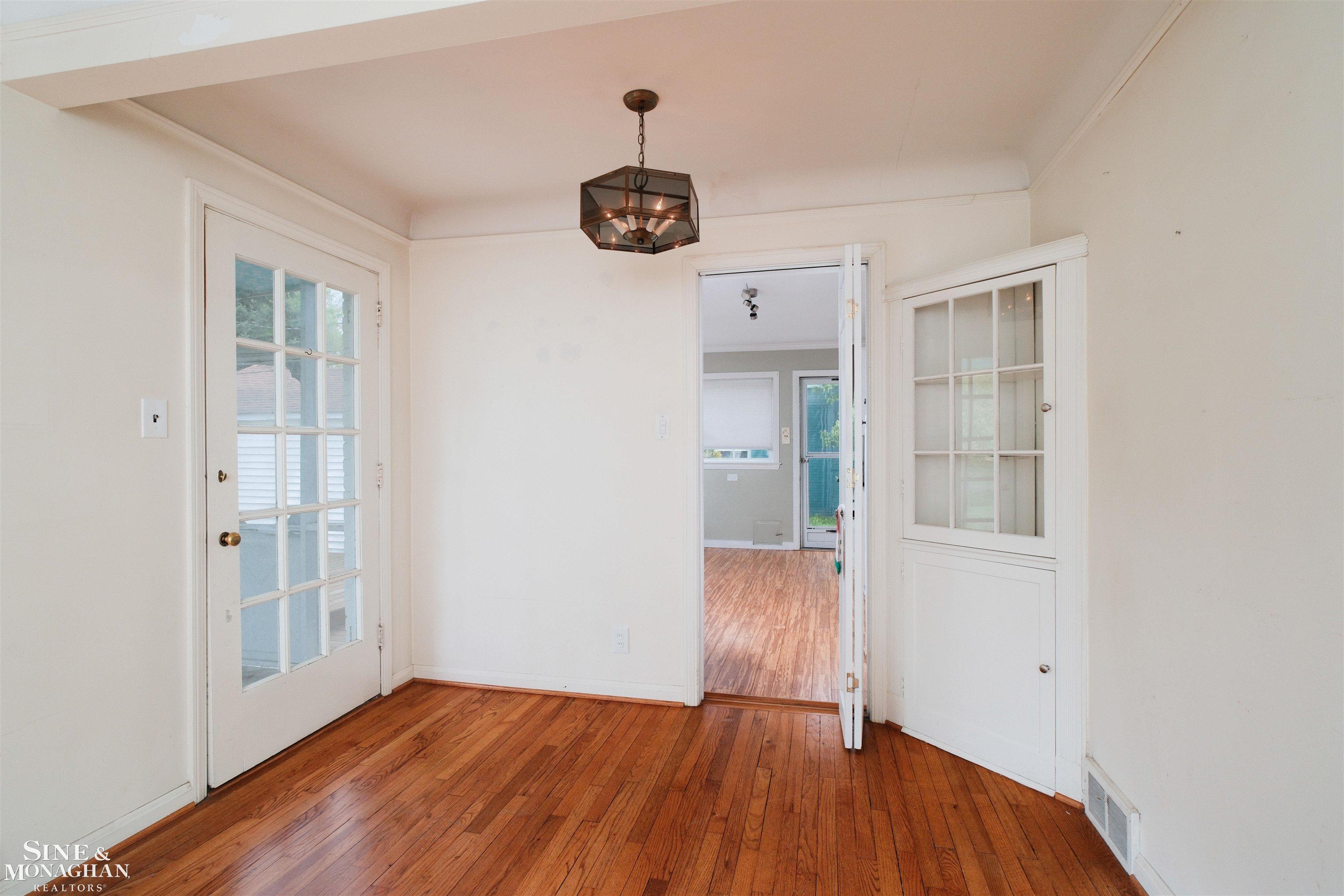 1726 Hawthorne Road Grosse Pointe Woods, MI 48236 - Photo 15 of 44