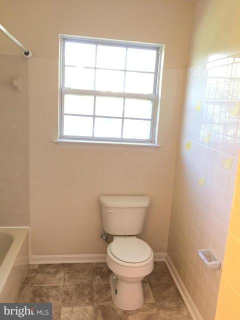 9206 Ridgefield Circle Frederick, MD 21701 - Photo 14 of 30 Bath (Master)