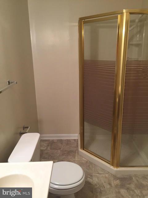 9206 Ridgefield Circle Frederick, MD 21701 - Photo 24 of 30 Bath