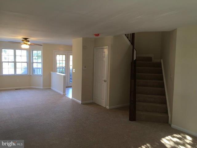 9206 Ridgefield Circle Frederick, MD 21701 - Photo 4 of 30 Living Room