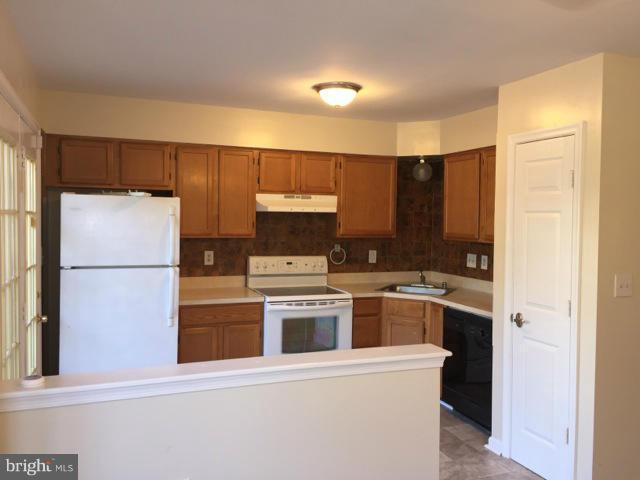9206 Ridgefield Circle Frederick, MD 21701 - Photo 8 of 30 Kitchen