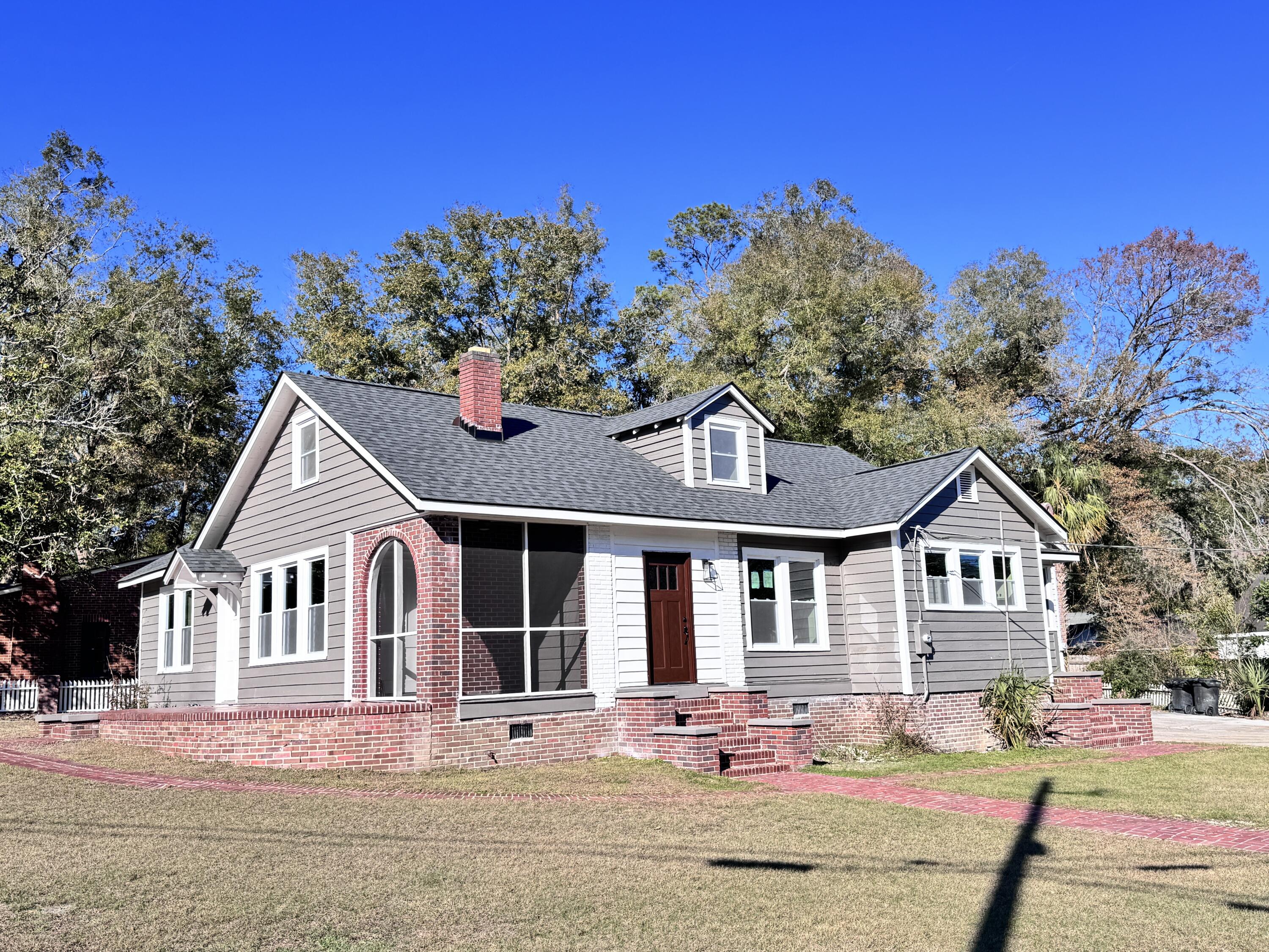 303 Warren Street Walterboro, SC 29488 - Photo 3 of 142 303 Warren Street