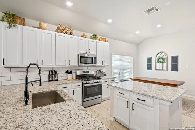 $345,000 | 1032 Highland Vista, New Braunfels, TX 78130