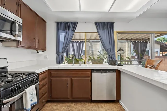 $719,900 | 2559 Cochran Street, Simi Valley, CA 93065