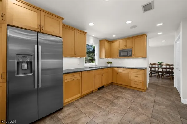 $849,000 | 20 Cedar Grove Road, Annandale, NJ 08801