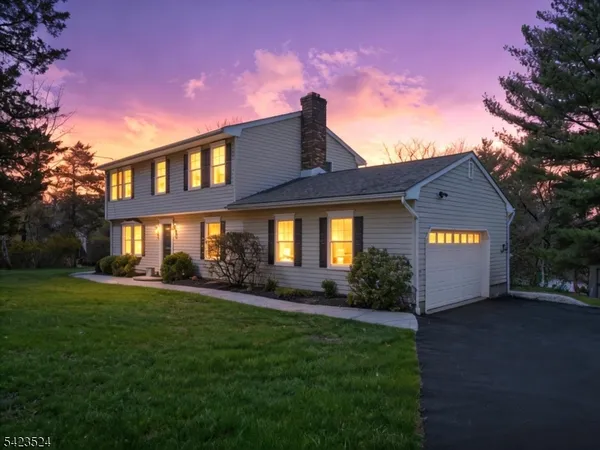 $849,000 | 20 Cedar Grove Road, Annandale, NJ 08801