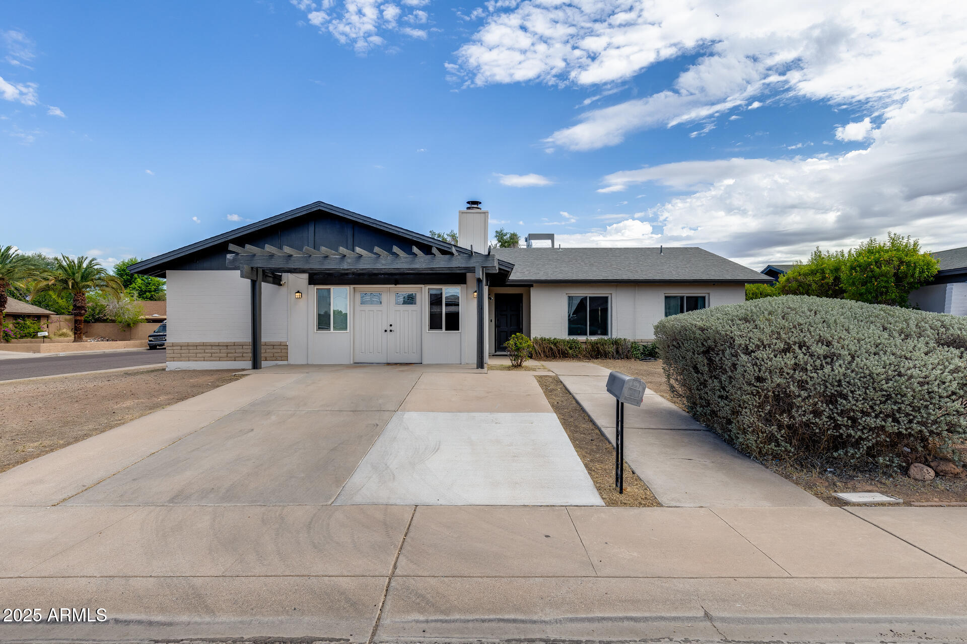 3844 West Calavar Road Phoenix, AZ 85053 - Photo 1 of 37