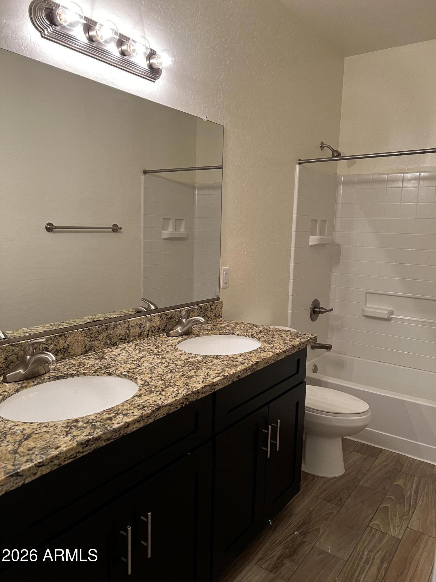 1820 West Pollack Street Phoenix, AZ 85041 - Photo 4 of 4 hall bath