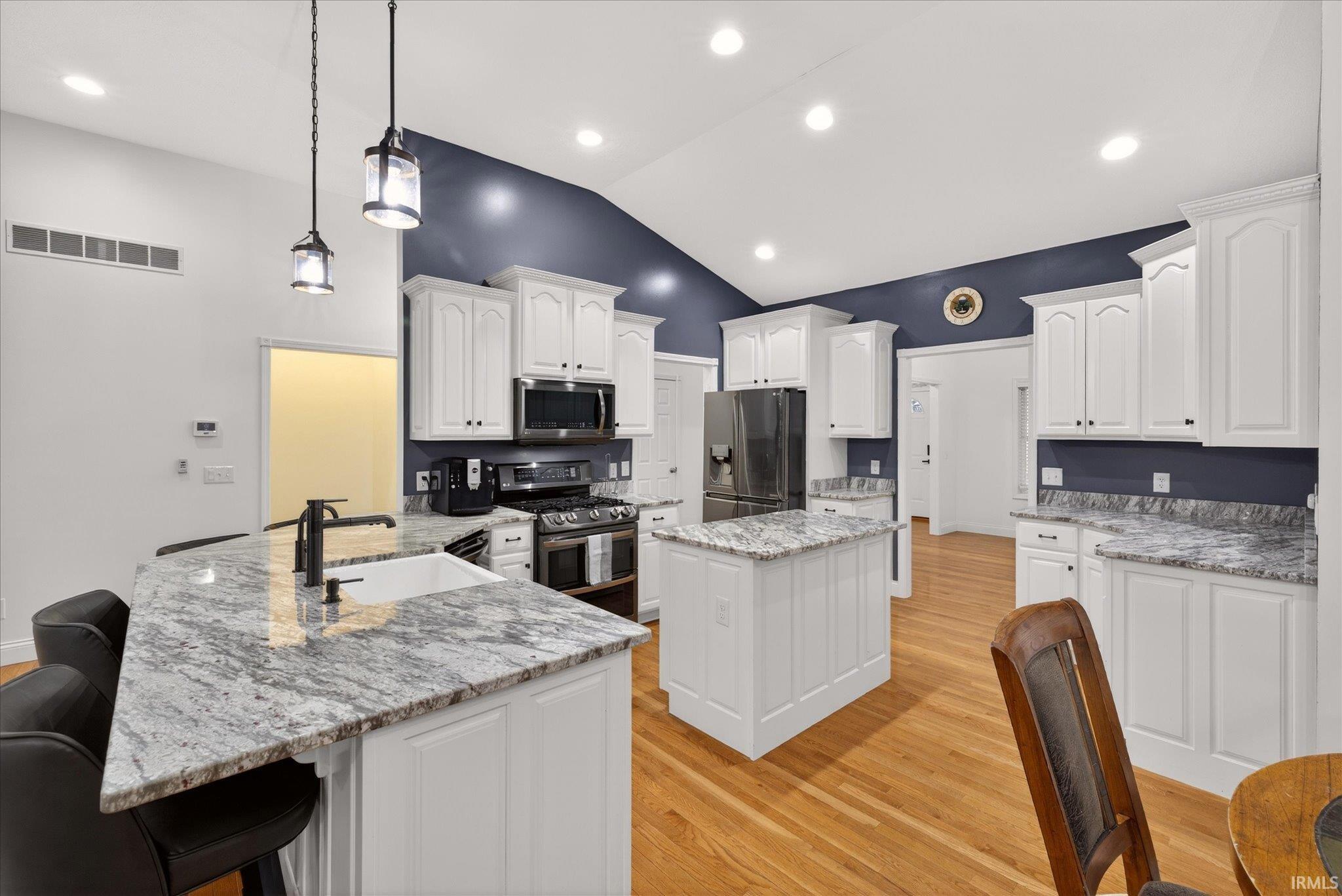 1414 East Commander Court Bloomington, IN 47401 - Photo 5 of 36