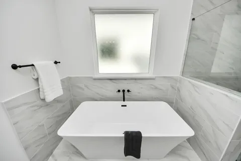 $365,000 | 717 Marcella Street, Unit E, Houston, TX 77091