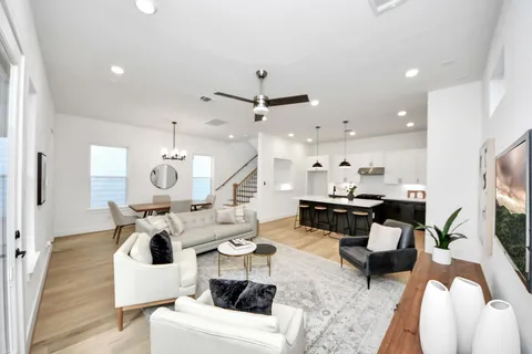 $365,000 | 717 Marcella Street, Unit E, Houston, TX 77091